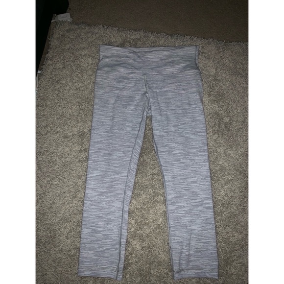 EUC lululemon wunder unders 21” crop - Picture 6 of 7